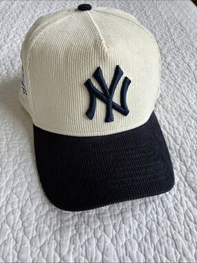 Men’s  Corduroy Baseball Cap with Navy Logo - Cream & Black